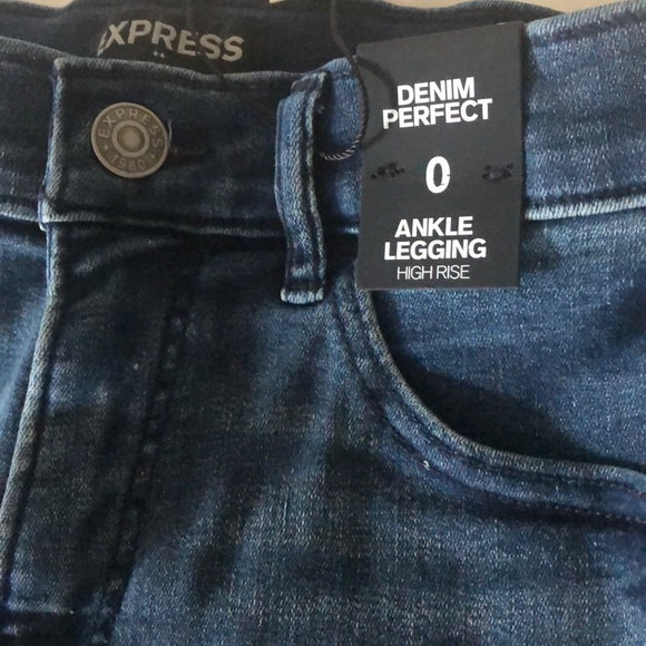 Express Denim - Express  Destroyed Ankle Legging Jeans